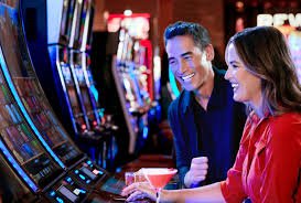 Antarmuka dashboard aroma4d menampilkan menu sportsbook, kasino live, dan permainan slot